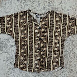 Vintage 80’s boxy short sleeve button up by Box Office. Insane Aztec inspired